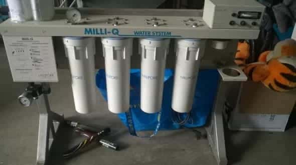 Milli-Q waterbehandelingsstation inclusief set ongebruikte filtercartridges