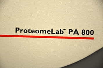 Proteomelab-PA800-Beckton-Dickinson_Capillaire-electroforese_2838_4.jpeg