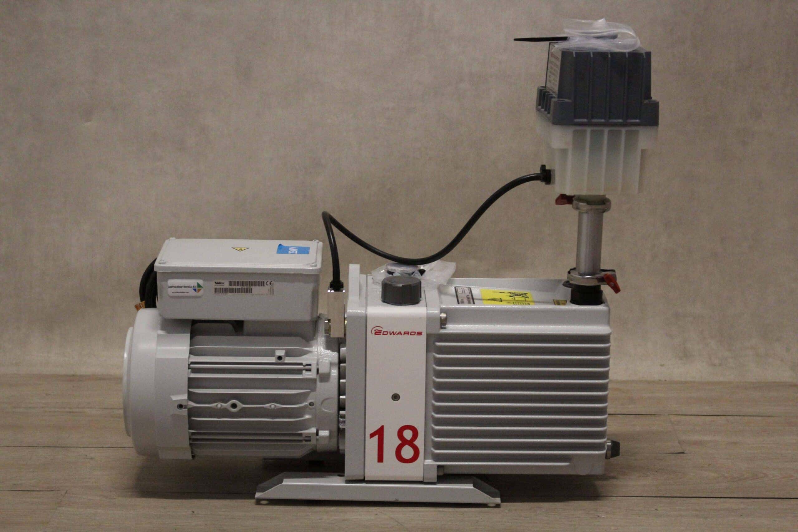 Edwards E2M18 Vacuümpomp