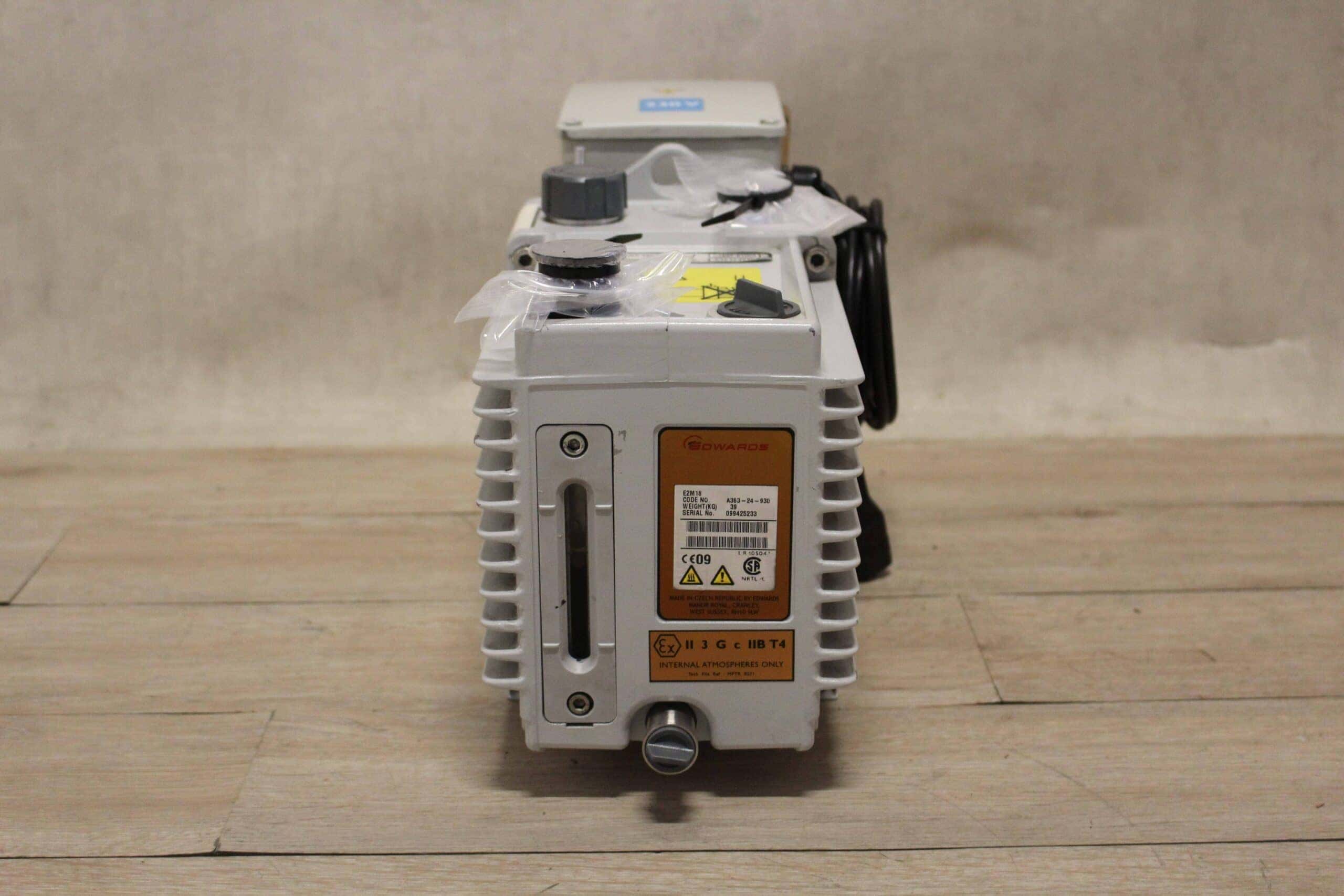Edwards-E2M18-Vacuumpomp_Vacuumpompen_44472_4.jpeg