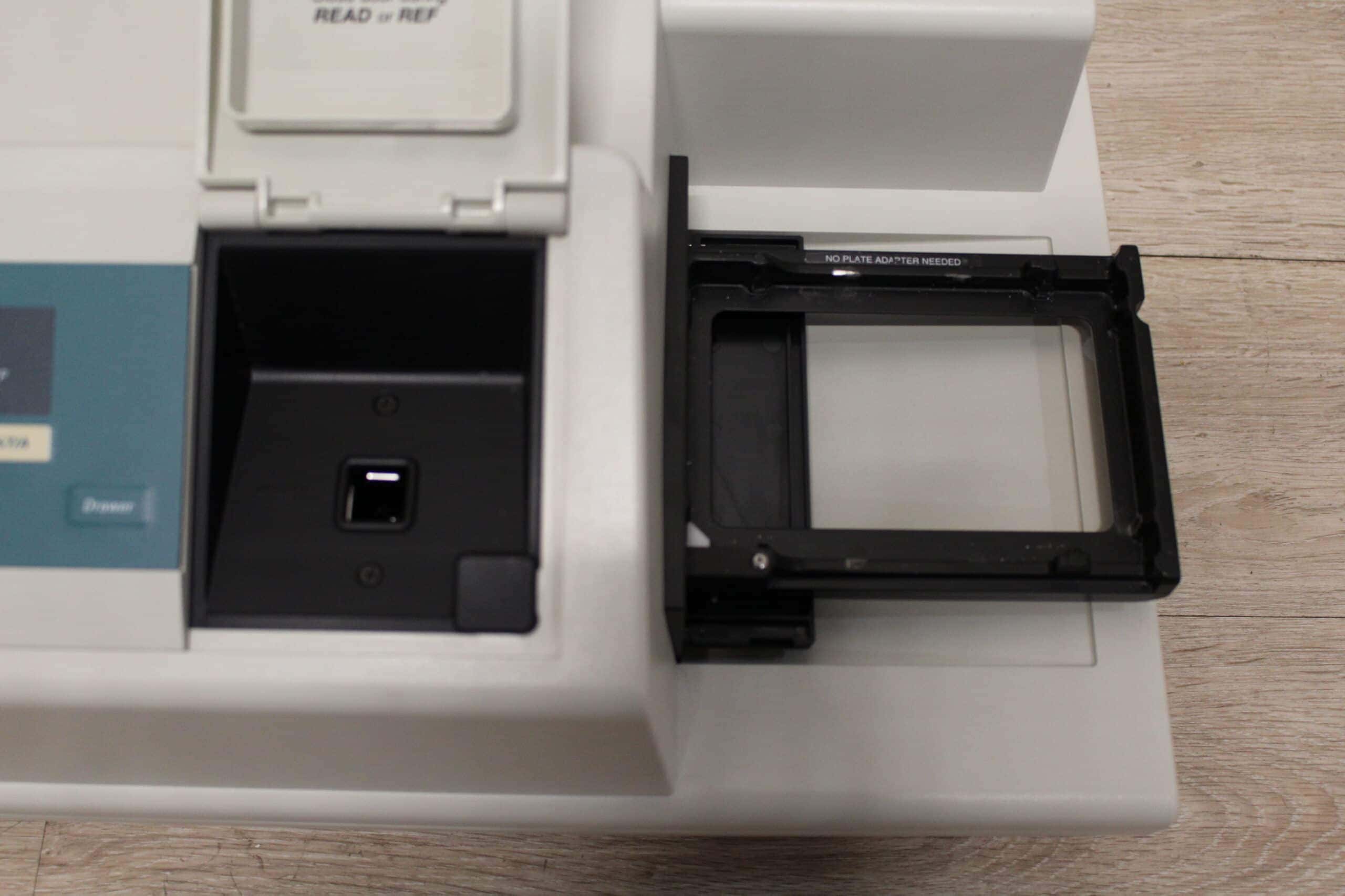 Molecular-Devices-SpectraMax-Plus-384-Absorbance-Microplate-Reader_Spectrometers_44176_4.jpeg