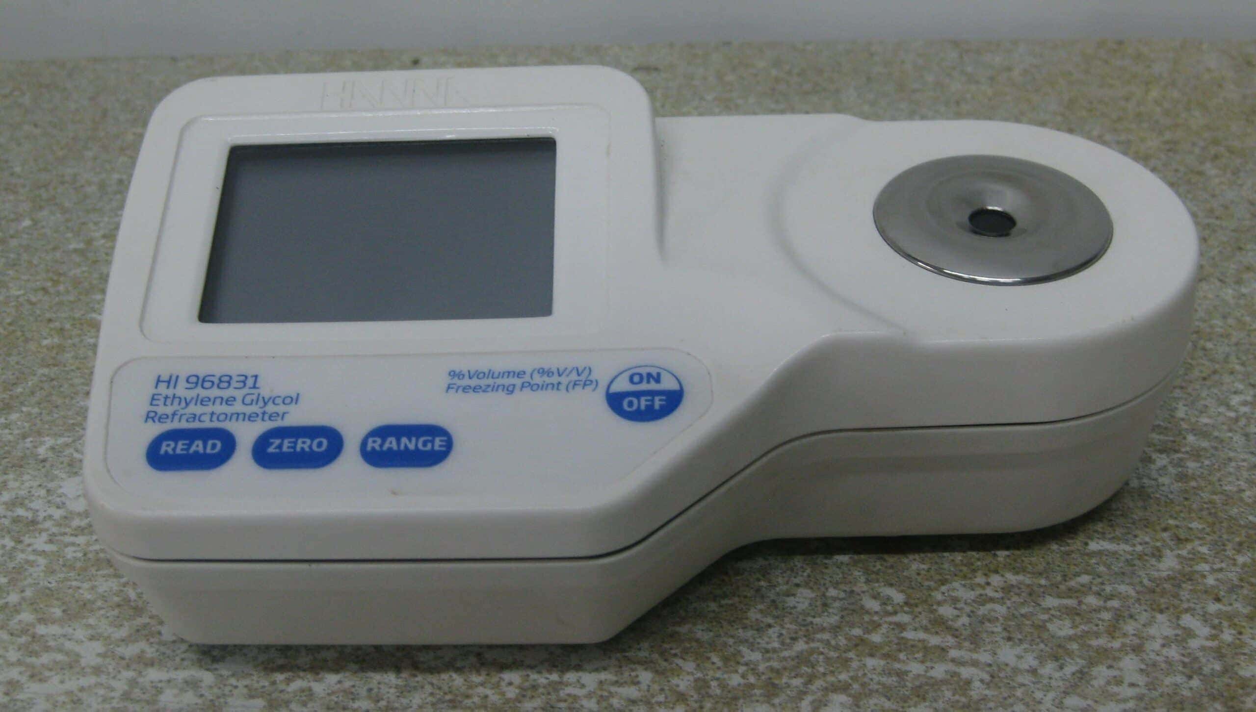 Hanna-HI96831-Refractometer_Refractometers_49104_4.jpeg