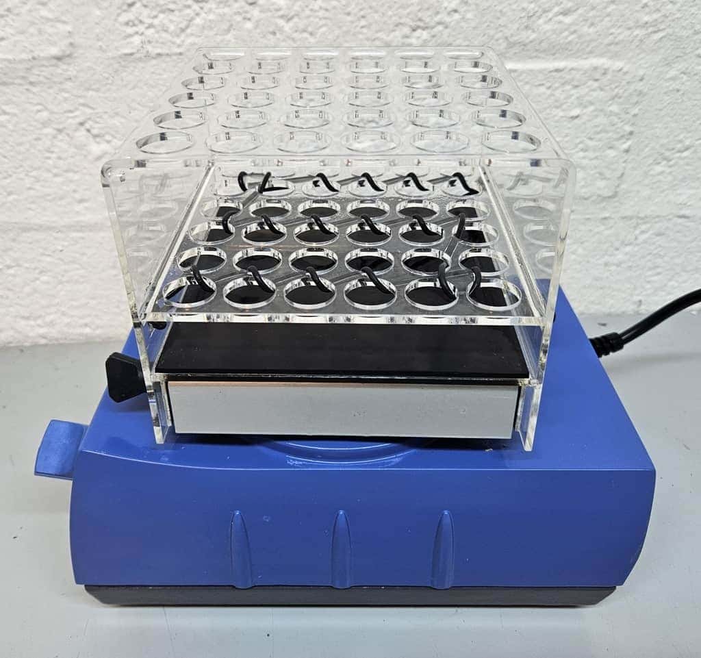 Ika vibrax vxr met vx2 reageerbuisopzet (2)