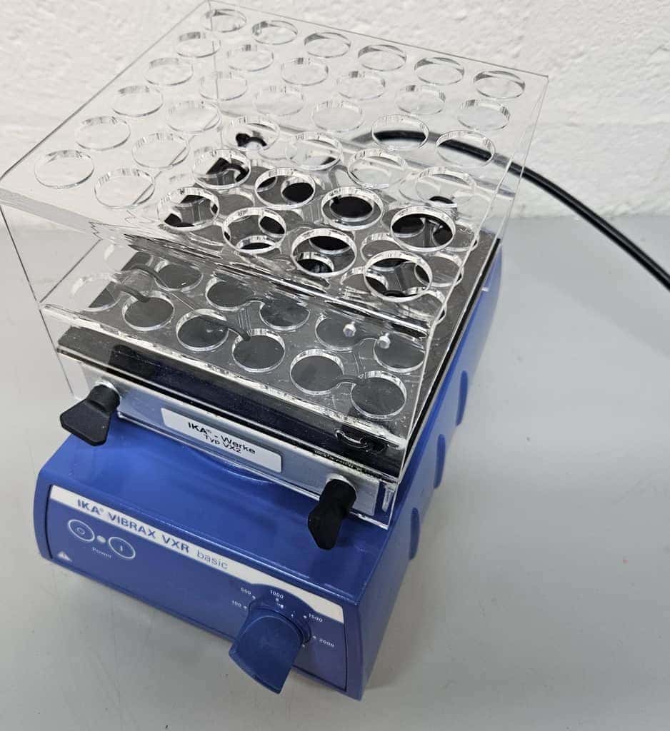 Ika vibrax vxr met vx2 reageerbuisopzet (3)