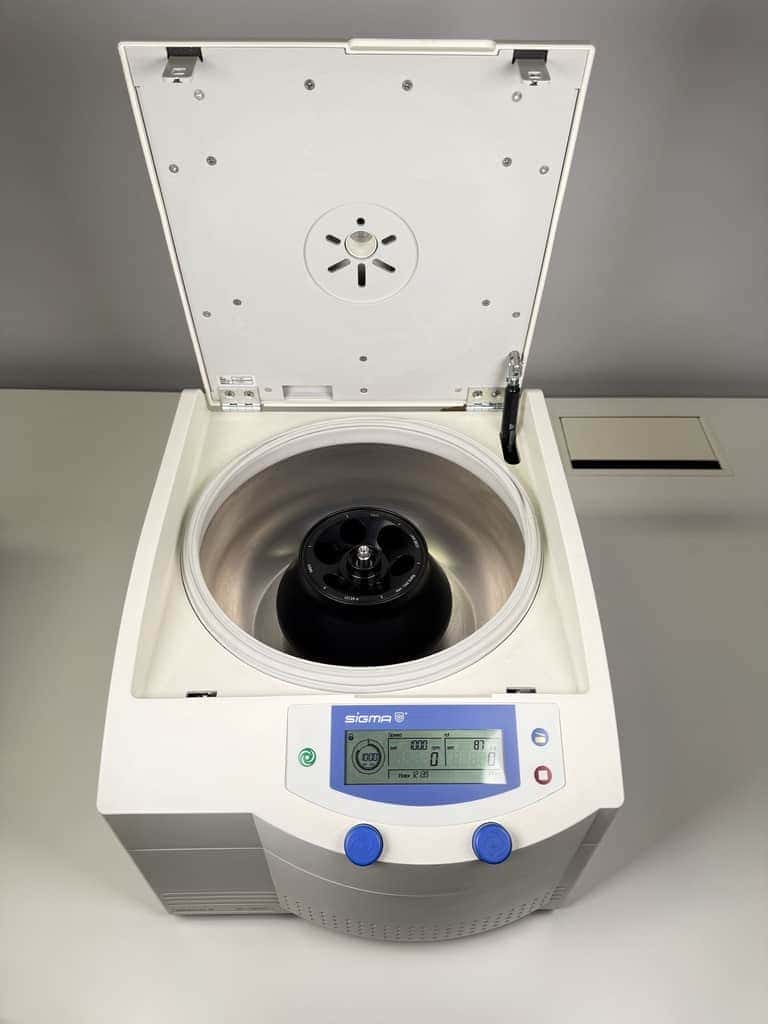 Sigma 2-16P Centrifuge (5)