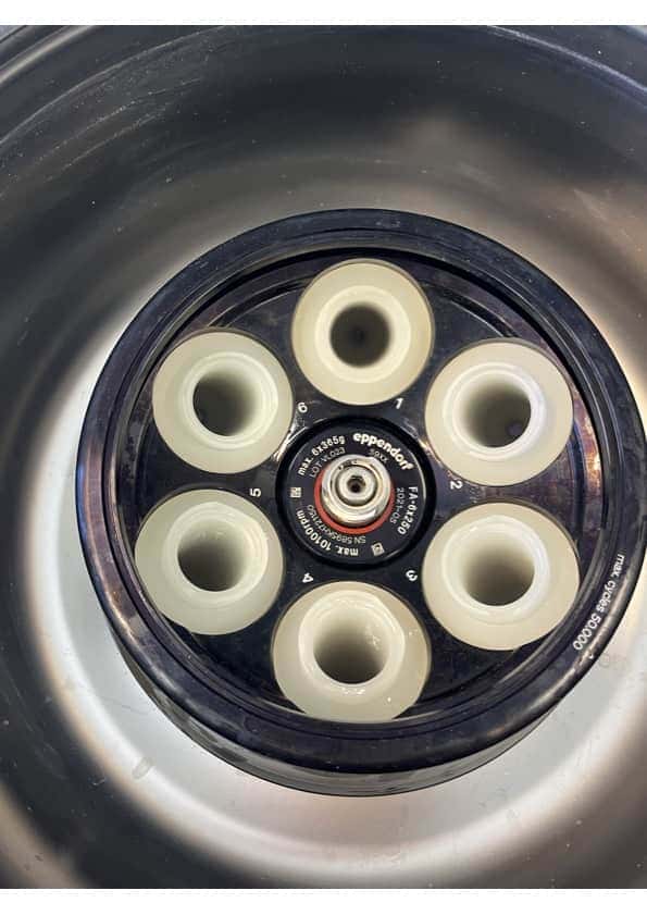 Eppendorf Centrifuge 5910R (3)