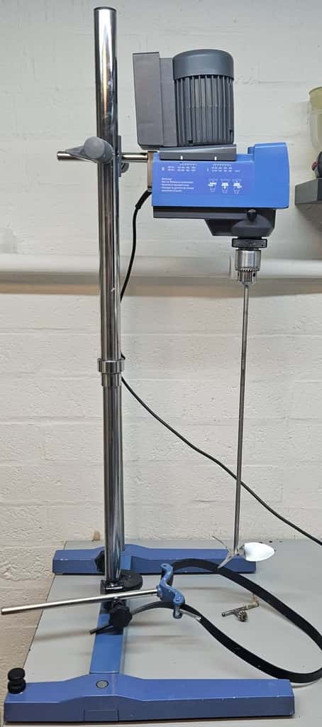 IKA RW28 Basic bovenroerder IKA R2723 H-statief IKA RH5 spanhouder met kruismoffel KA R1385 propellerroerder (2)