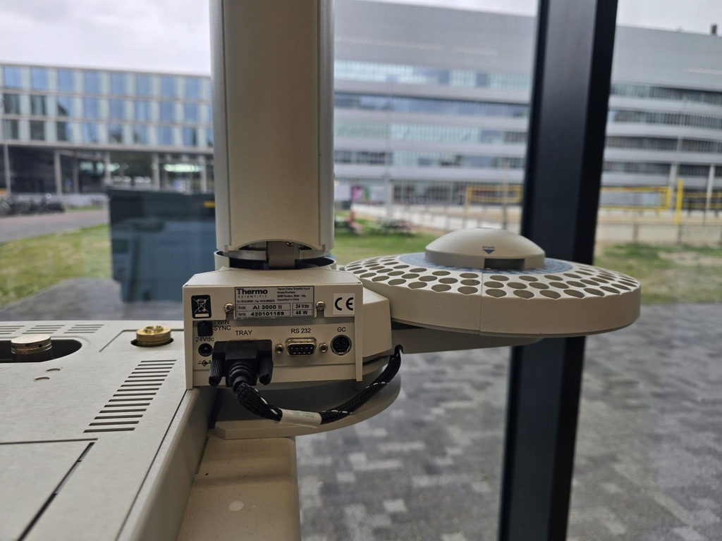 50781-EXT-27688-Thermo-Scientific-TRACE-GC-ULTRA-with-autosampler-and-2-FID-Detectors-1-1