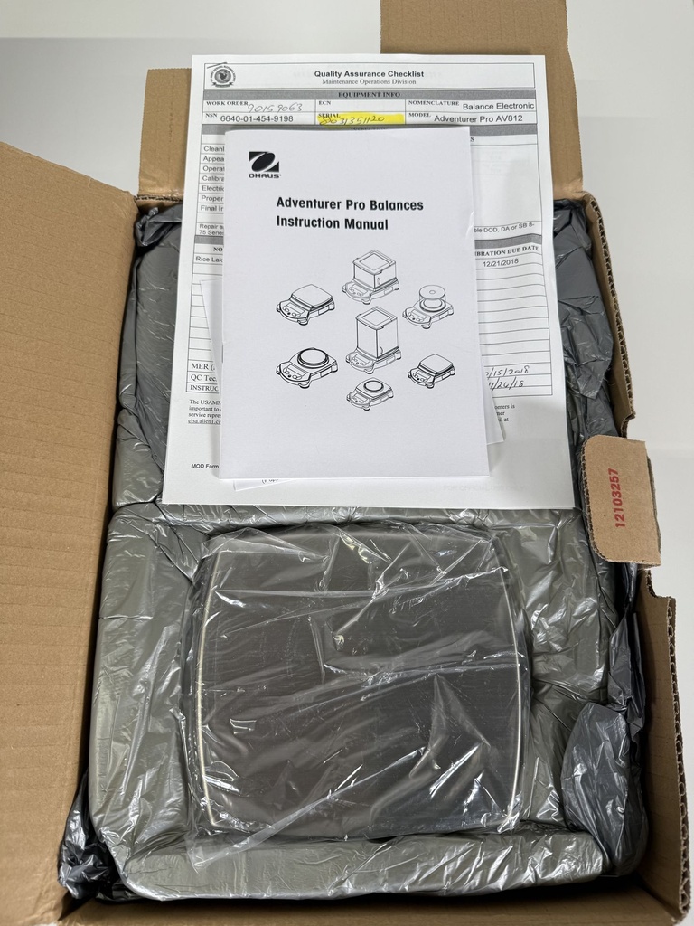 Ohaus Adventurer Pro AV812 (1)