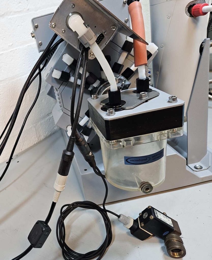 Vacuubrand pc 2016 vario vacuumpomp met vacuuband vnc1 vacuumcontroller (5)